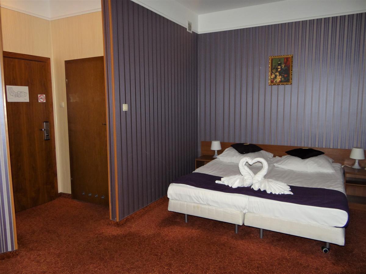 Grot Hotel Malbork Eksteriør billede
